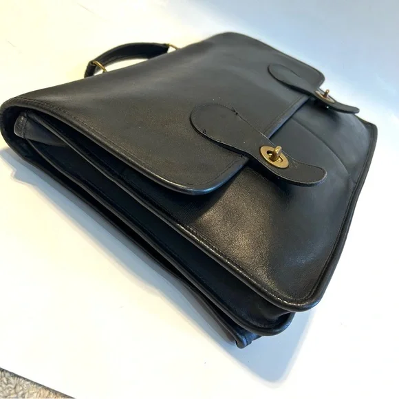 Coach Vintage Top Handle Briefcase in Fabulous Condition. Brass Hardware. - Picture 4 of 11